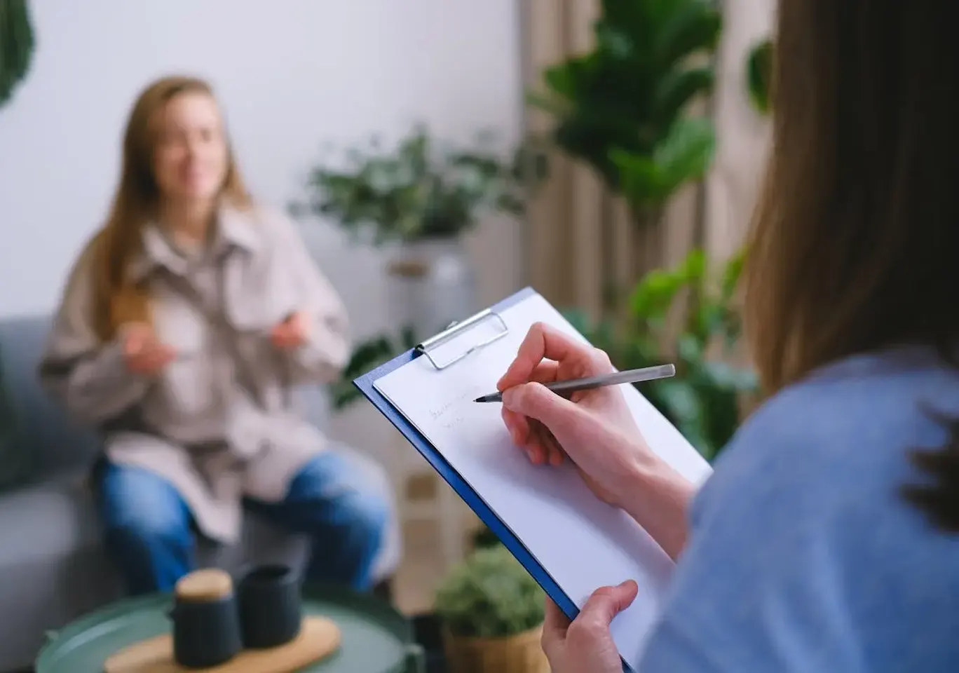 Leczenie uzależnień Wrocław: wywiad z pacjentką i notatki specjalisty